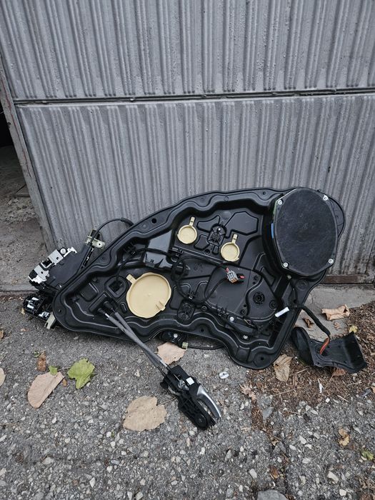 Заден десен ел.стъклоповдигач в комплект за Jeep Cherokee KL 2016