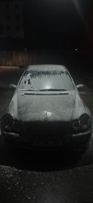 Vând Mercedes-Benz W203 c200