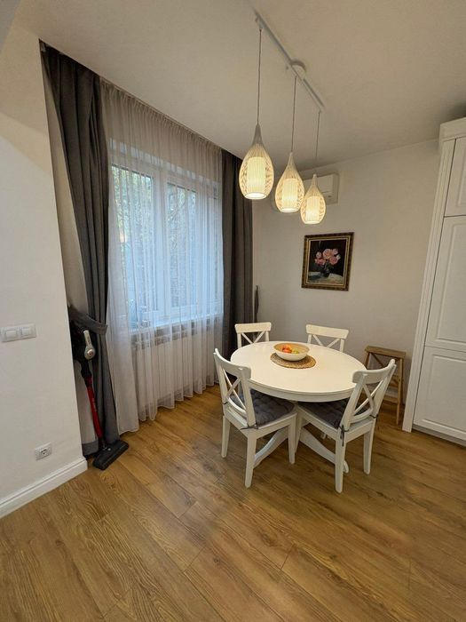 Дава се под наем Тристаен апартамент в София, Център - 90 кв.м за 1500 € - Снимка #3