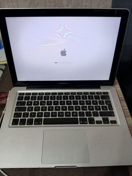 Vând leptop macbook pro