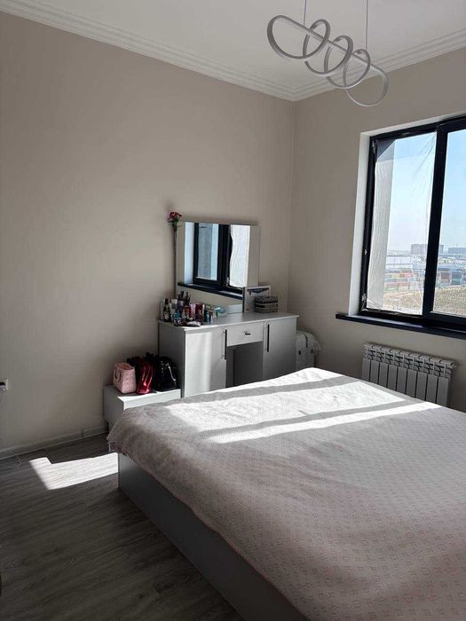 Продаю срочно дом своя 2 ком 10 этаж новостройка мебель и техника