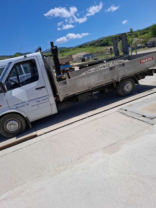 Mercedes 312d бордови