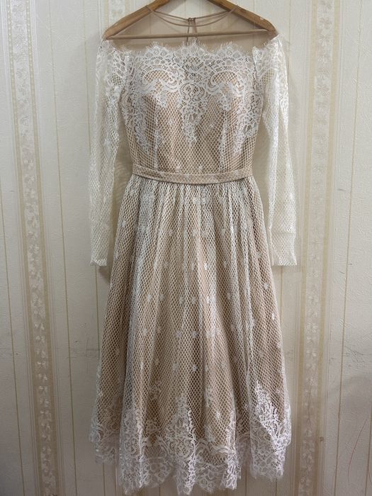 Платье кружевное
