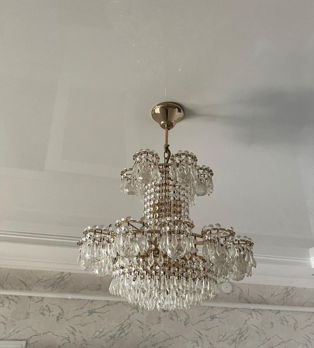 Люстра для холл и зал