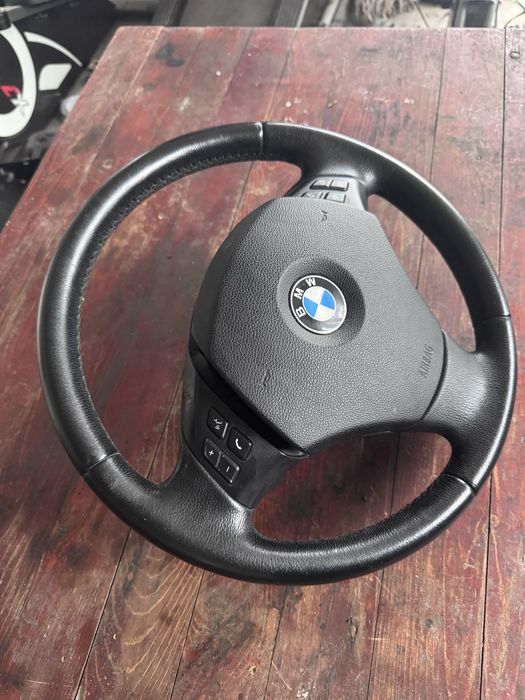 Волан с airbag от BMW E90