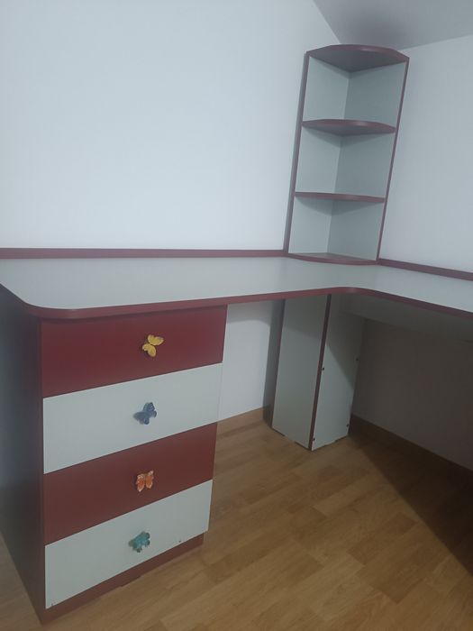 Birou pe colț  cu sertare