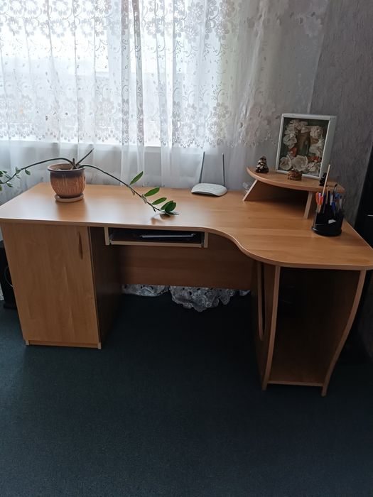 Продам ученический стол