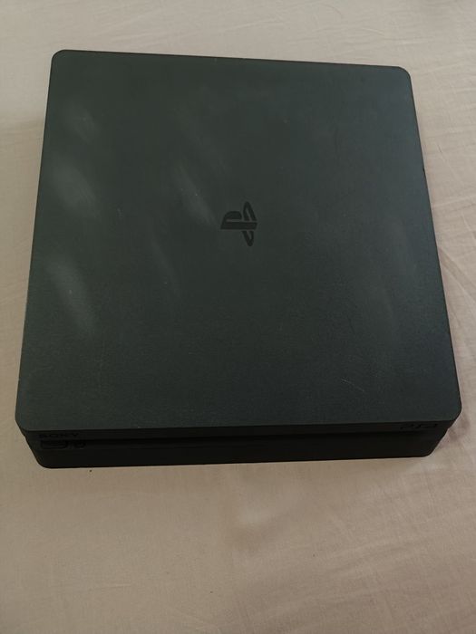 Ps4 slim 1tb in stare foarte buna cu controller albastru original