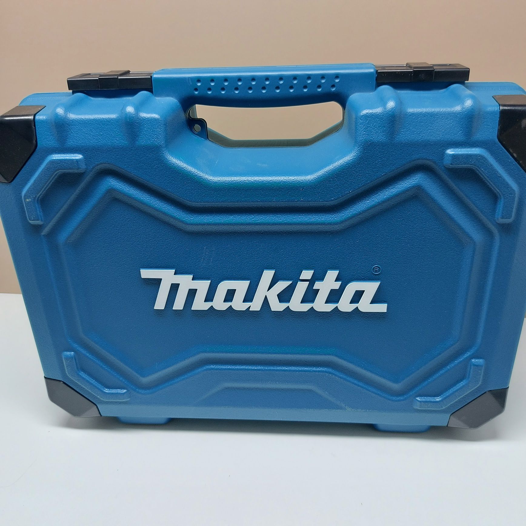 Комплект инструменти Makita E-10883  221 части