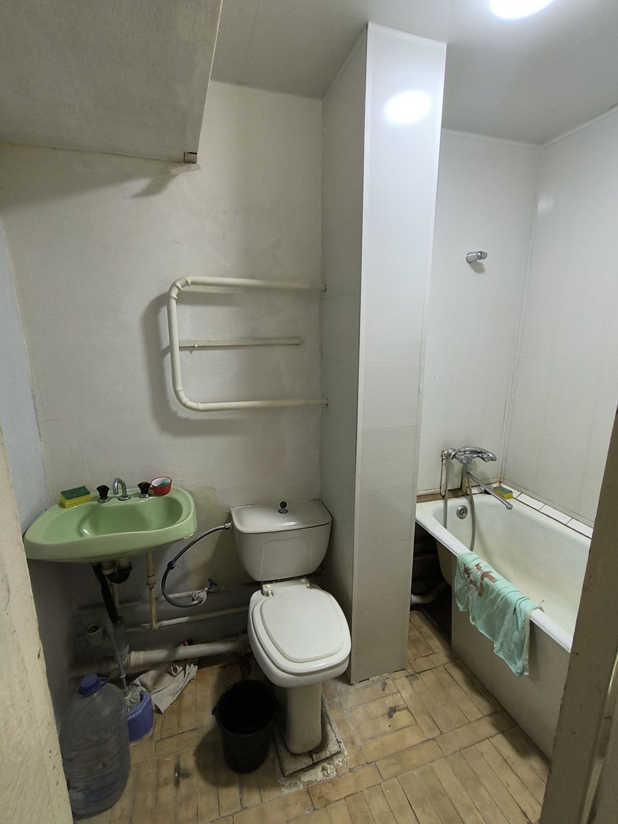 Продается квартира Алмазарский район, Каракамыш 1/3 2/2/4
