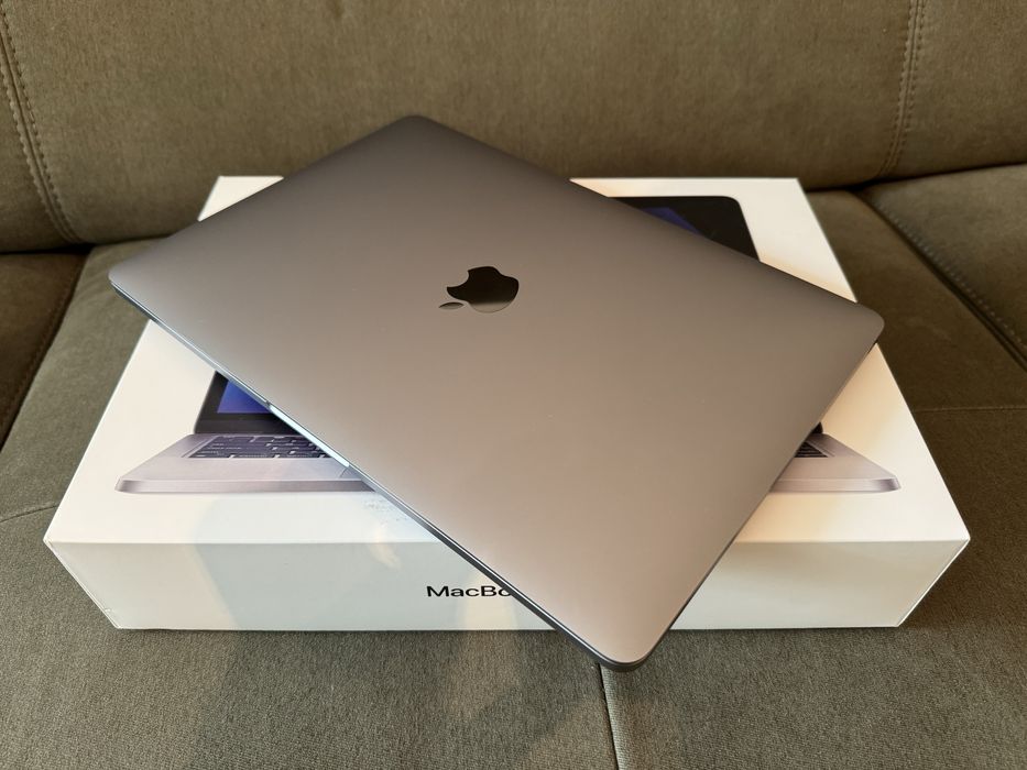 Macbook Pro 13 13” Touchbar 2020 M1 8Gb SSD 512GB ca nou