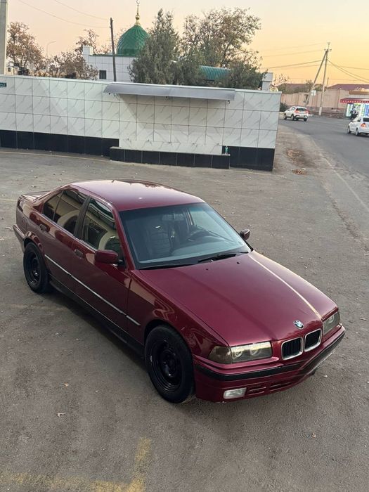 Moshina sotiladi. Narxi 4000$