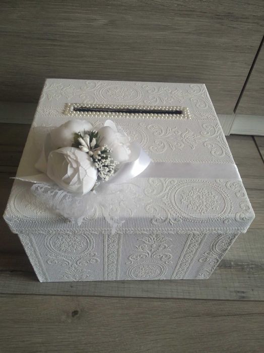 Кошница за сватбени късмети и кутия за пари