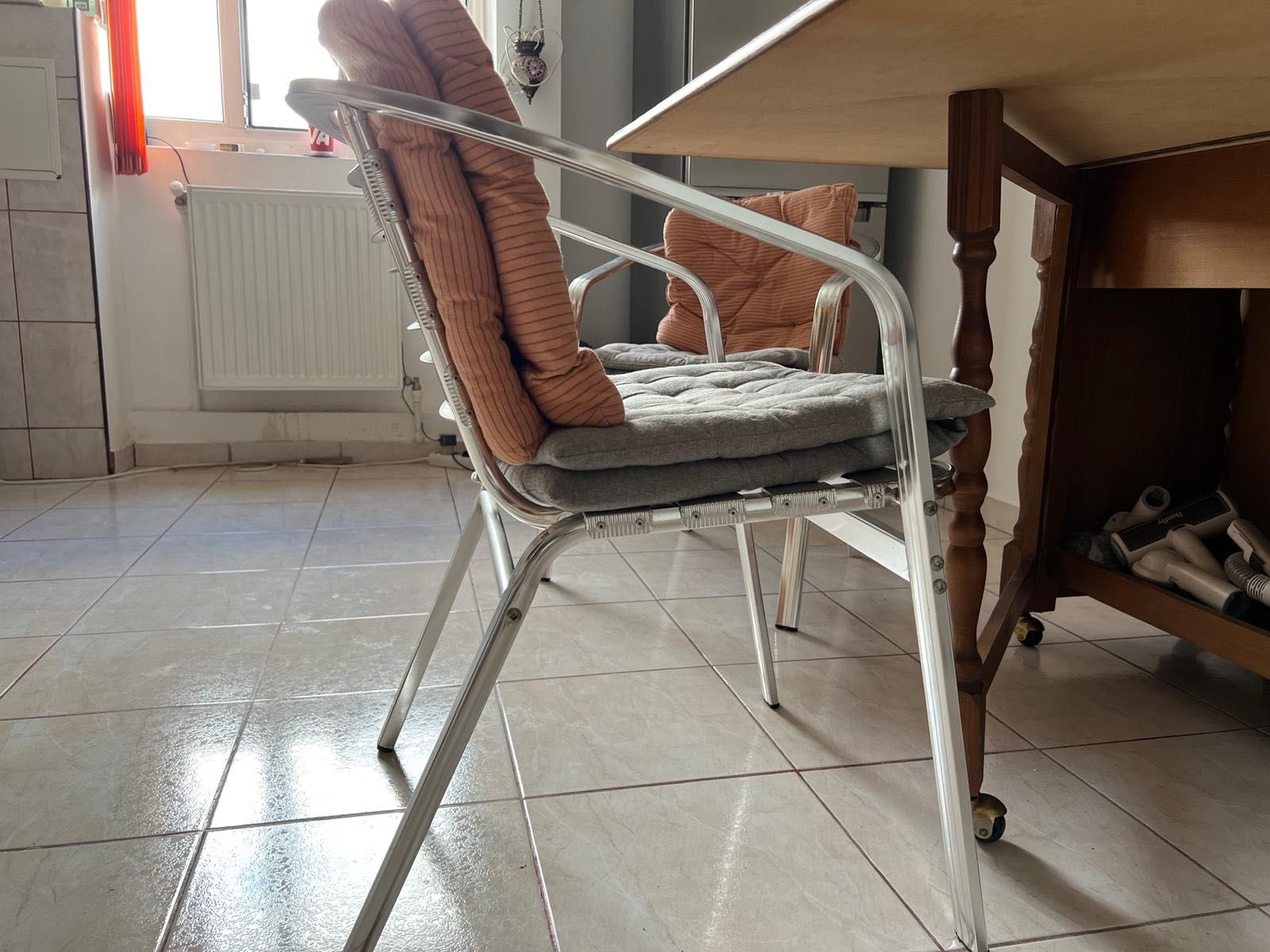 set gradina masa si 4 scaune metal