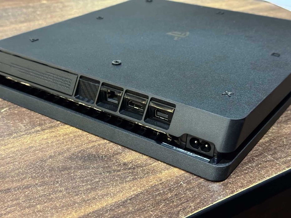 Конзола Playstation 4 slim 500GB