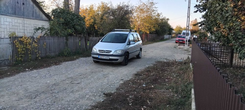 Opel. Zafira. 7 locuri.