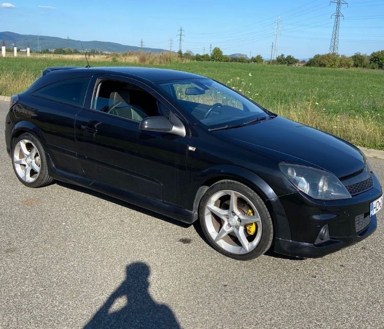 Opel Astra H GTC OPC Line 2008