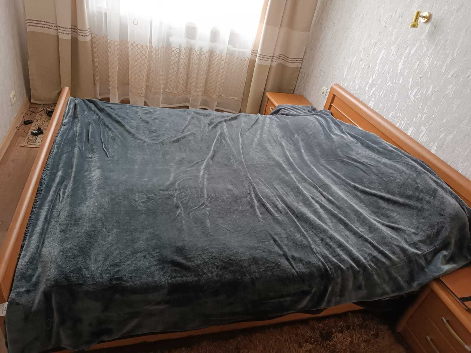 Продам новое покрывало-одеяло двустороннее 200*230