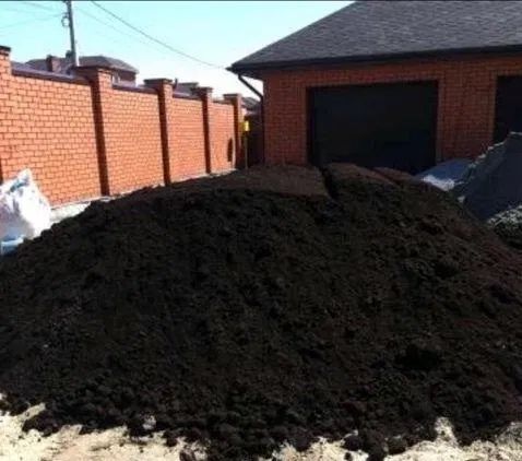 Vand Pământ negru și pământ de umplută ( primesc pământ )