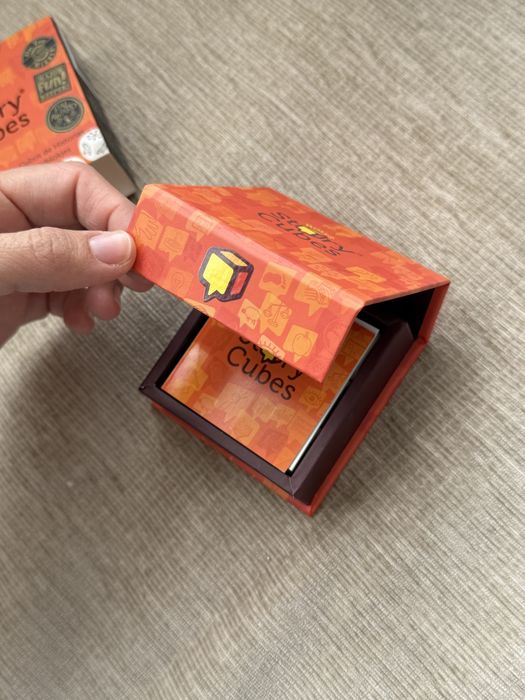 Игра Rory's Story Cubes