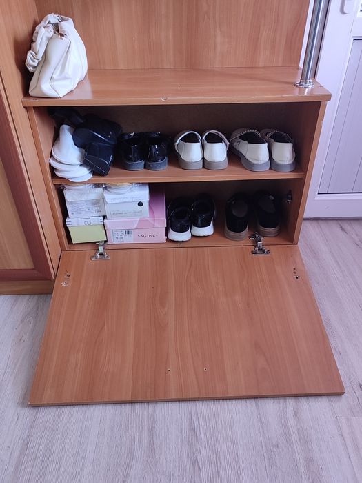 Продам шкаф в прихожую