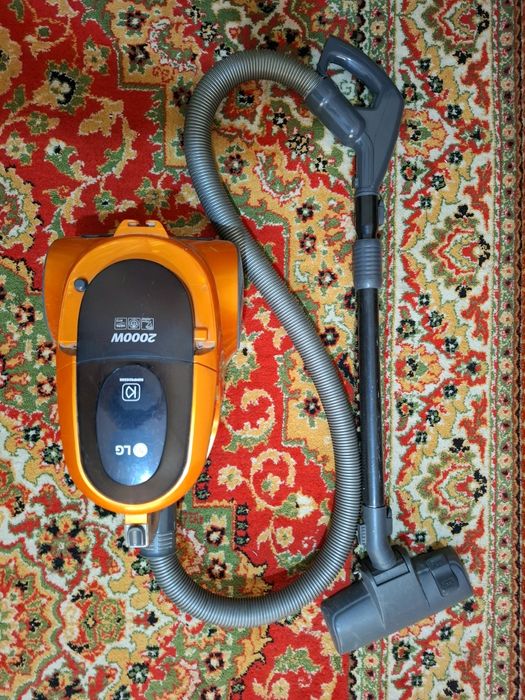 LG пылесос . Ишлатилган . Моторини тортиши озгина сустрок