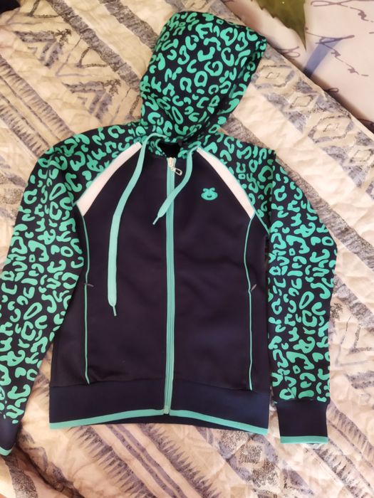 Кофта спортивная