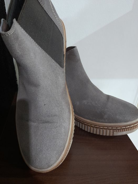 Ghete SEKADA, culoare capucino, piele întoarsă, mărimea 40.