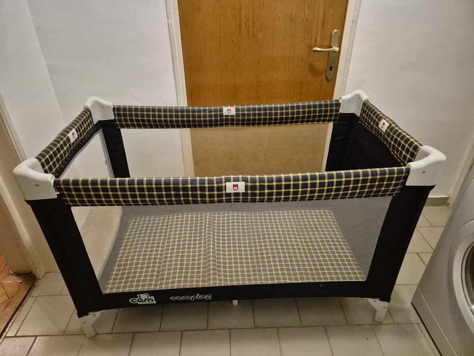 Vand patut pliabil pentru bebelusi, marca Cam, in stare foarte buna