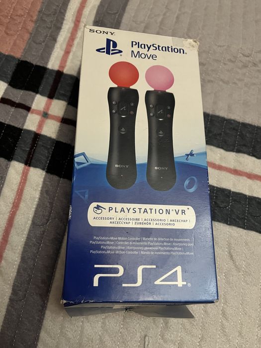 PlayStation 4, VR контроллеры