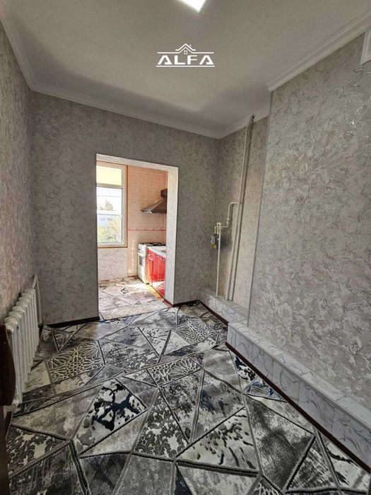 Buxoroda kvartira sotiladi 2 xonali 64m² 4-qavat.