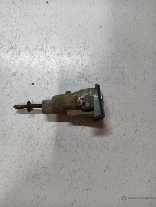 Butuc usa stanga fata FARA cheie VOLKSWAGEN GOLF V 1K1 2003 - 2009