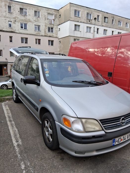 Opel Sintra 2000