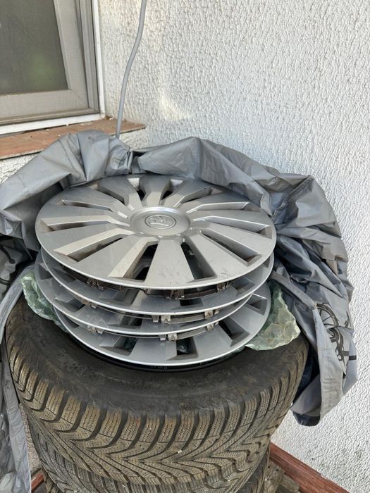 Cauciucuri iarna si jante originale de Skoda scala