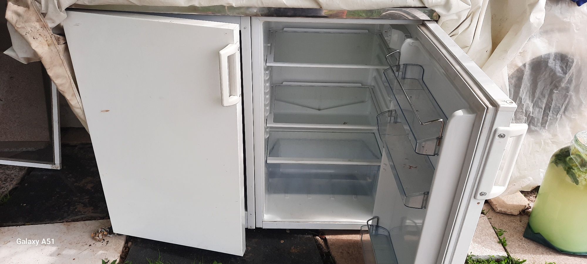 Modul dulap + chiuveta inox + frigider 
Combinatie frigider CASO de ca