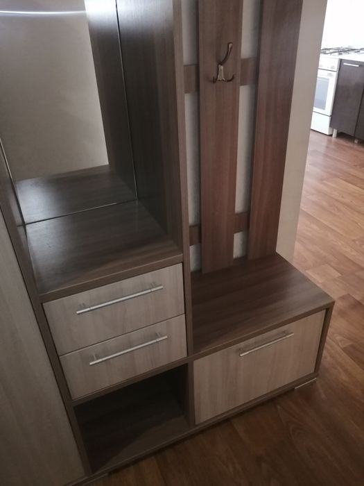 Продам объемную прихожую