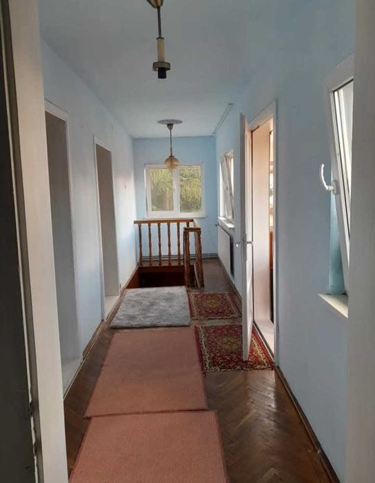 Casa cu etaj inchiriat