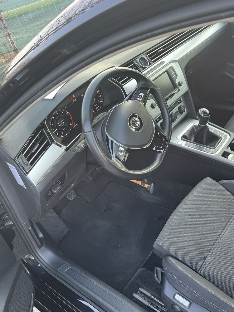 Vw Passat - virtual cockpit - 150 CP - benzina - schimb / variante