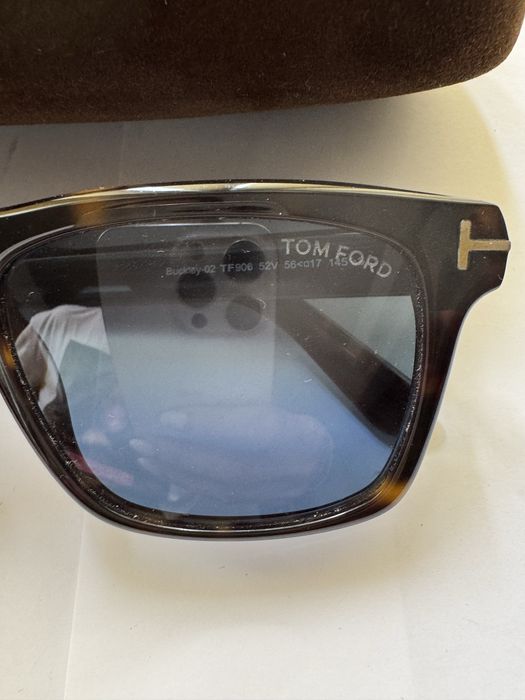 Ochelari de soare Tom Ford Model FT0832-N 01A