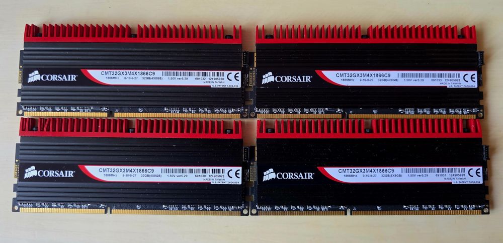 32GB RAM DDR3 1866MHz Corsair Dominator GT RED