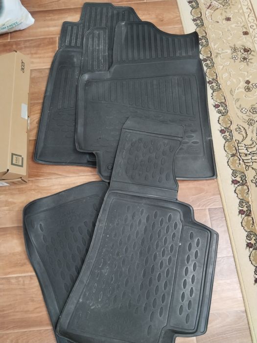 Авто коврик для Hyndai Accent комплект