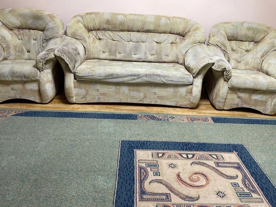 Продам диван и кресла