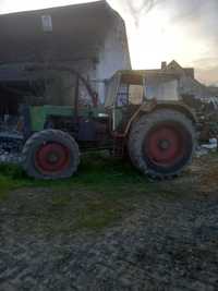 Dezmembrez tractor fendt 610 611