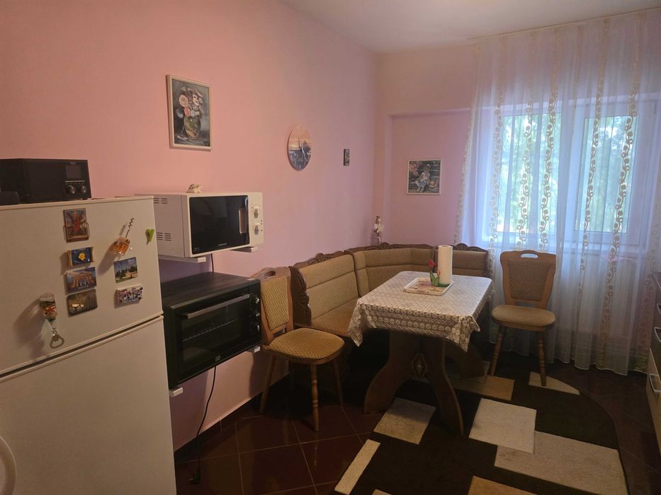 Apartament 2 camere etaj 2/4 zona jandarmeriei mobilat si utilat