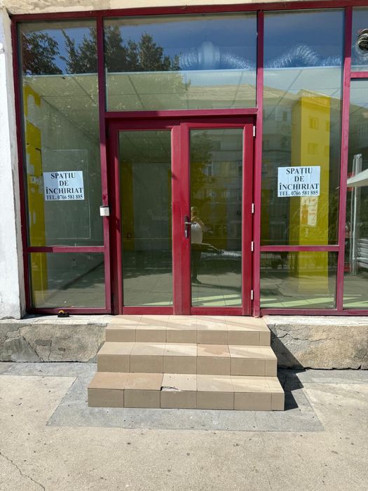 Spatiul comercial de inchiriat