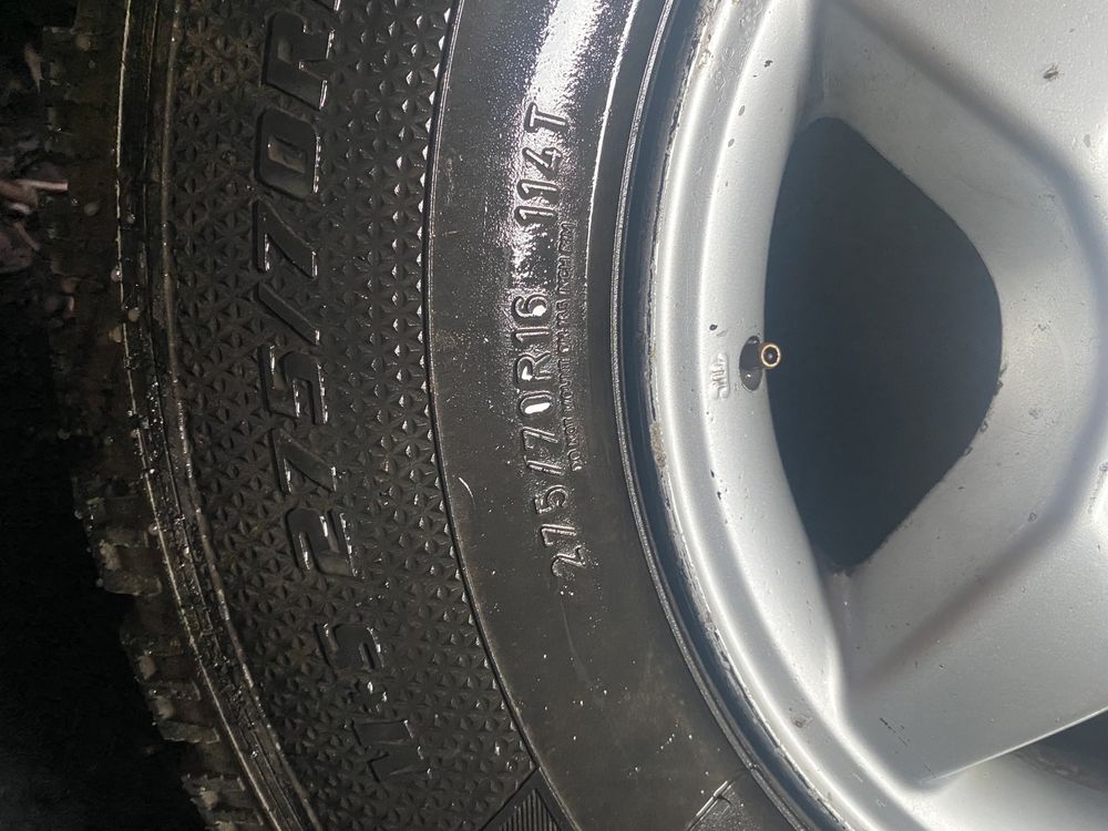 Продам 4 диска с шинами срочно