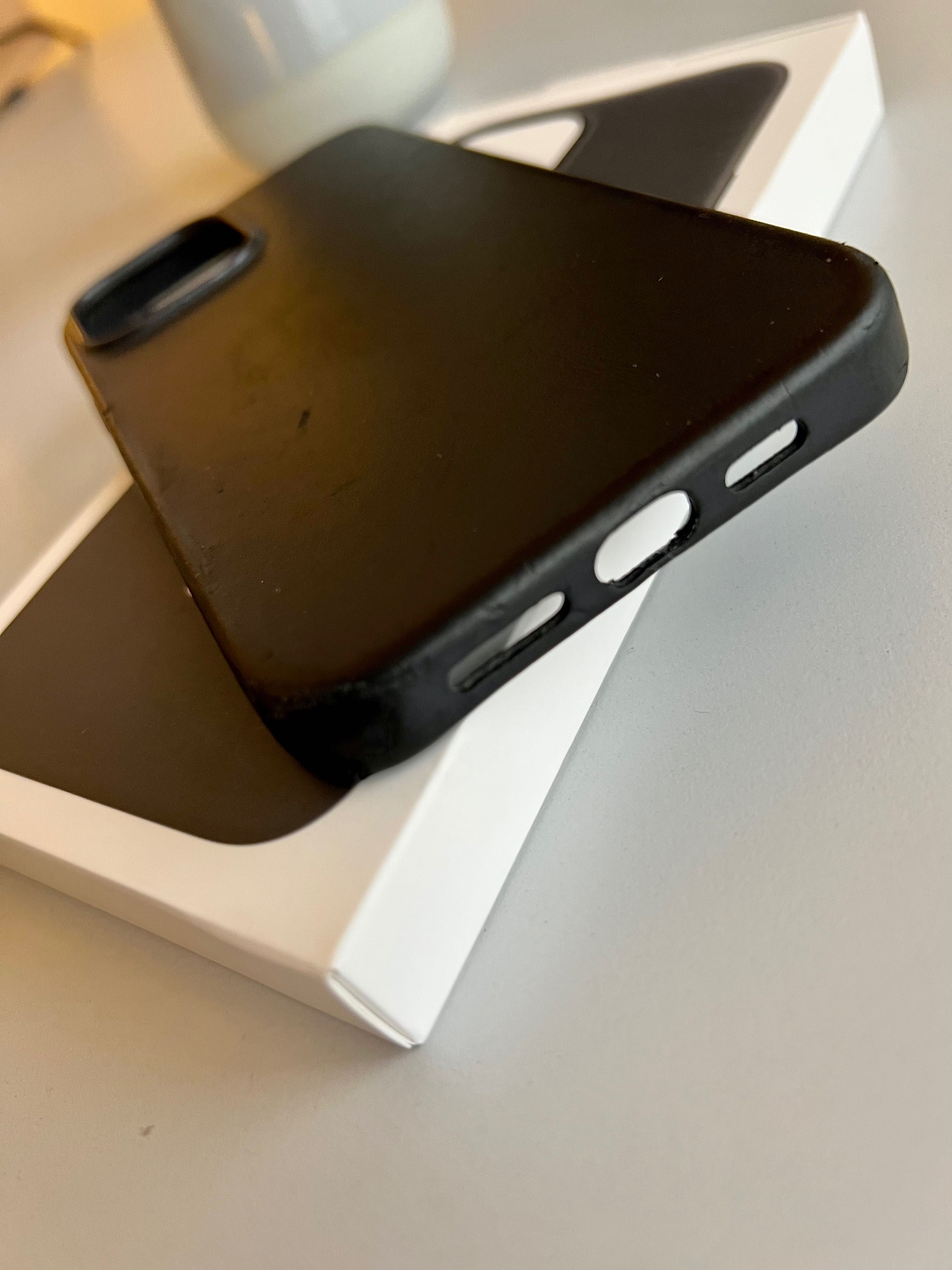 Husa neagra piele iPhone 13 Pro Max