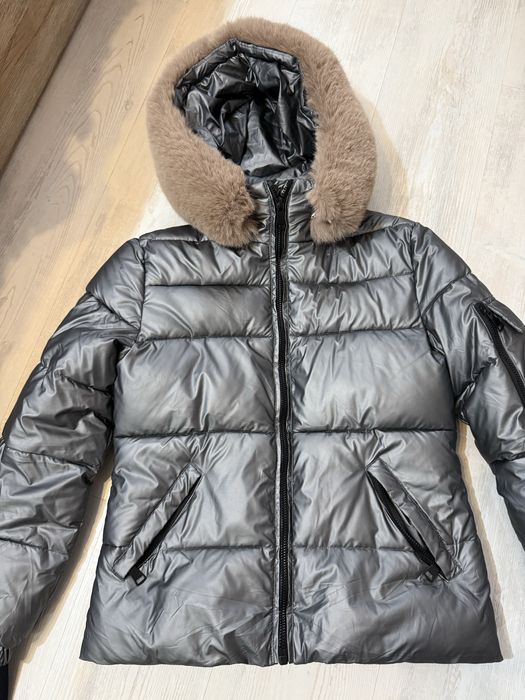 Дамско зимно яке с качулка