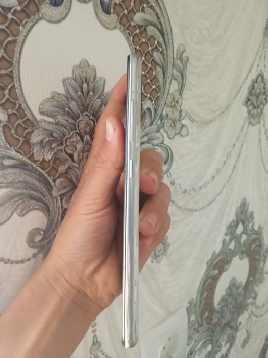 Samsung a51 faqat ekran ketgan