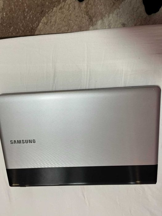 Lap-Top :  Samsung NP300E5Z-A01BG